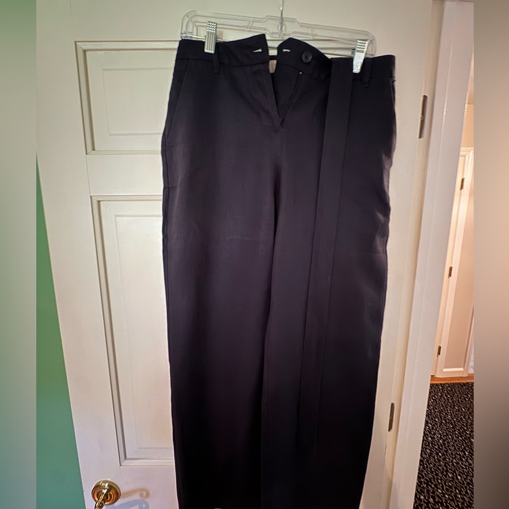 Hobb’s women’s straight leg linen pant with belt in Navy - Size 4